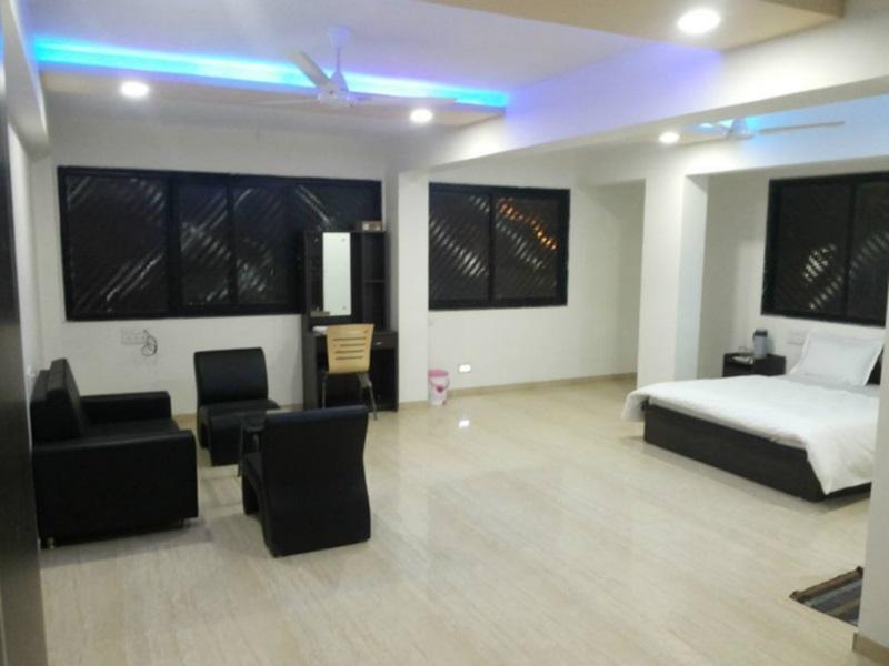 Hotel Rajdeep Inn Ahmedabad Exteriör bild