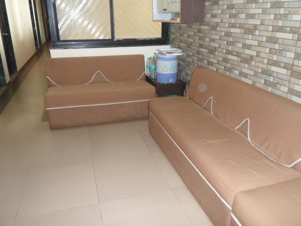 Hotel Rajdeep Inn Ahmedabad Exteriör bild