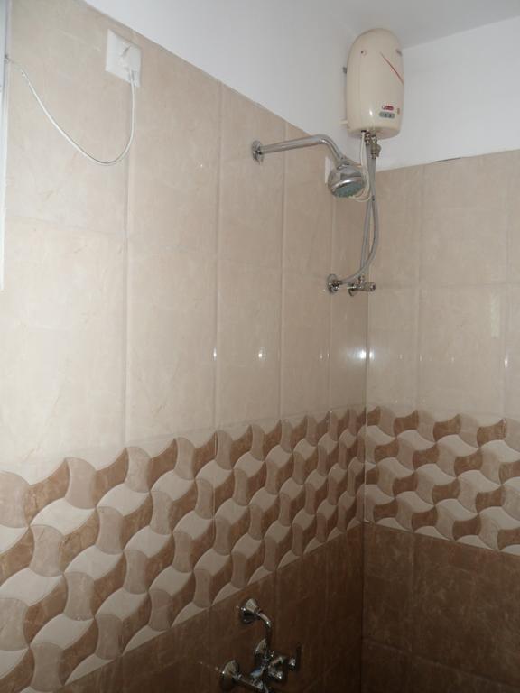 Hotel Rajdeep Inn Ahmedabad Exteriör bild